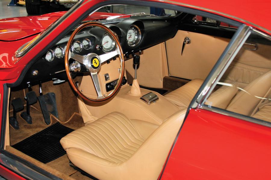  Ferrari 250 GT-L Berlinetta 1964 года  (фото 4 из 11)